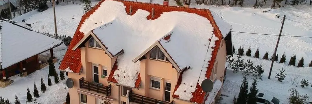 Apartmani M&M Divčibare – pogled iz vazduha zimi